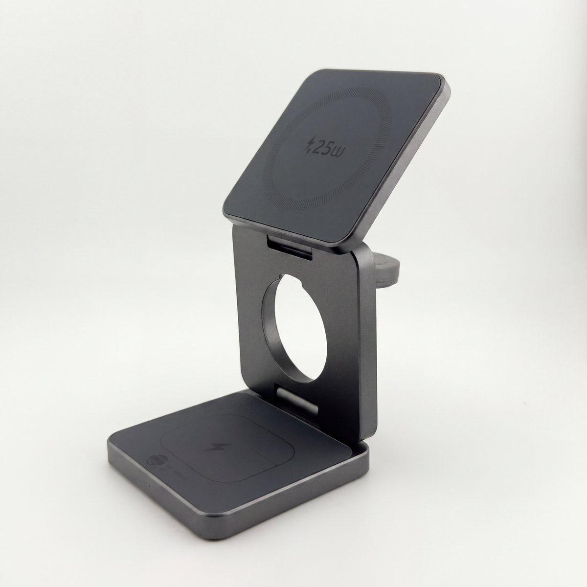 FlexCube – One charger for your entire Apple kit